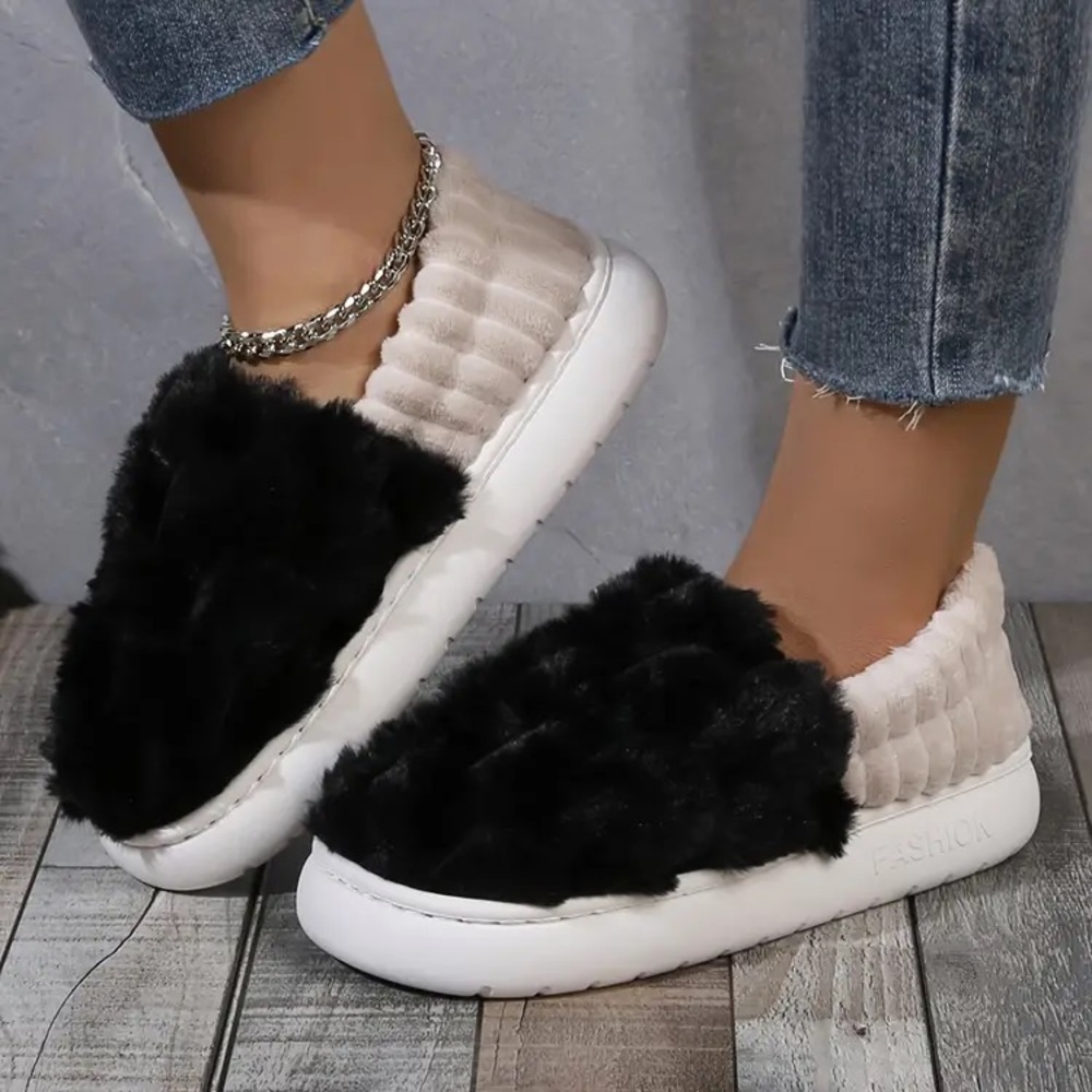 Black & Tan‎ Fuzzy Slippers